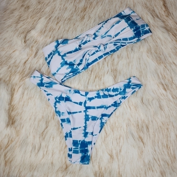 2 piece bikini - Picture 1 of 6